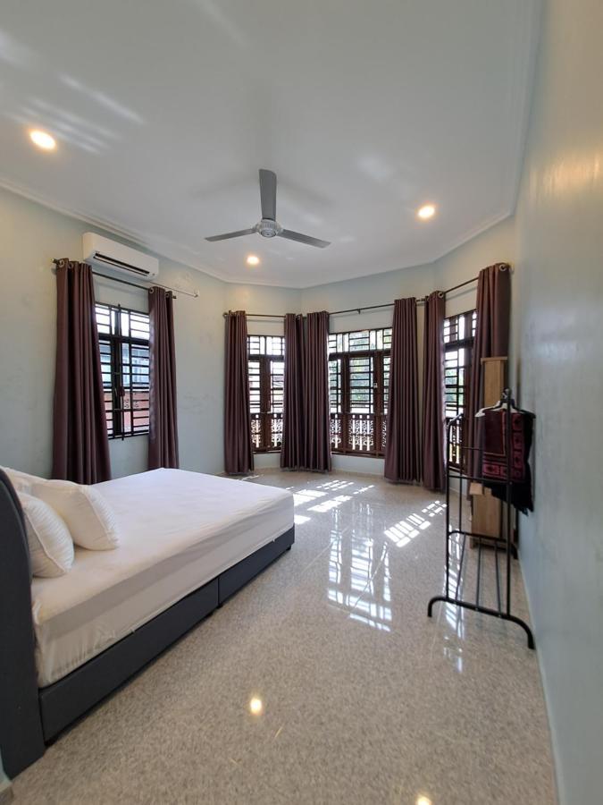 Zn Homestay Gong Badak Kampong Pengkalan Maras Buitenkant foto