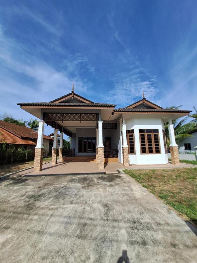 Zn Homestay Gong Badak Kampong Pengkalan Maras Buitenkant foto